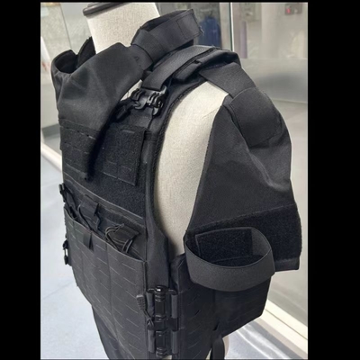 Tactical Full Protection Suit mit schnellen Beinschutz und versteckten Magazine-Taschen.