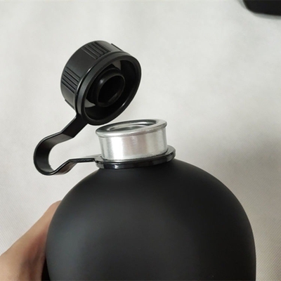Camping-Schüler Wasserflasche Aluminium Körper mit Gummi beschichtet matte Oberfläche mit Tasche Schulterstreifen