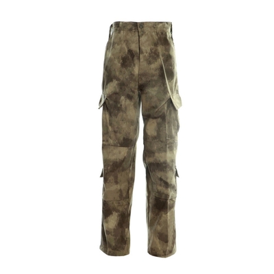 - Eine gute Lüftung, Militäruniform.