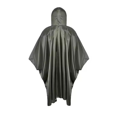 Olivengrüner, atmungsaktiver Polyester-Poncho-Regenmantel für Aktivitäten im Freien